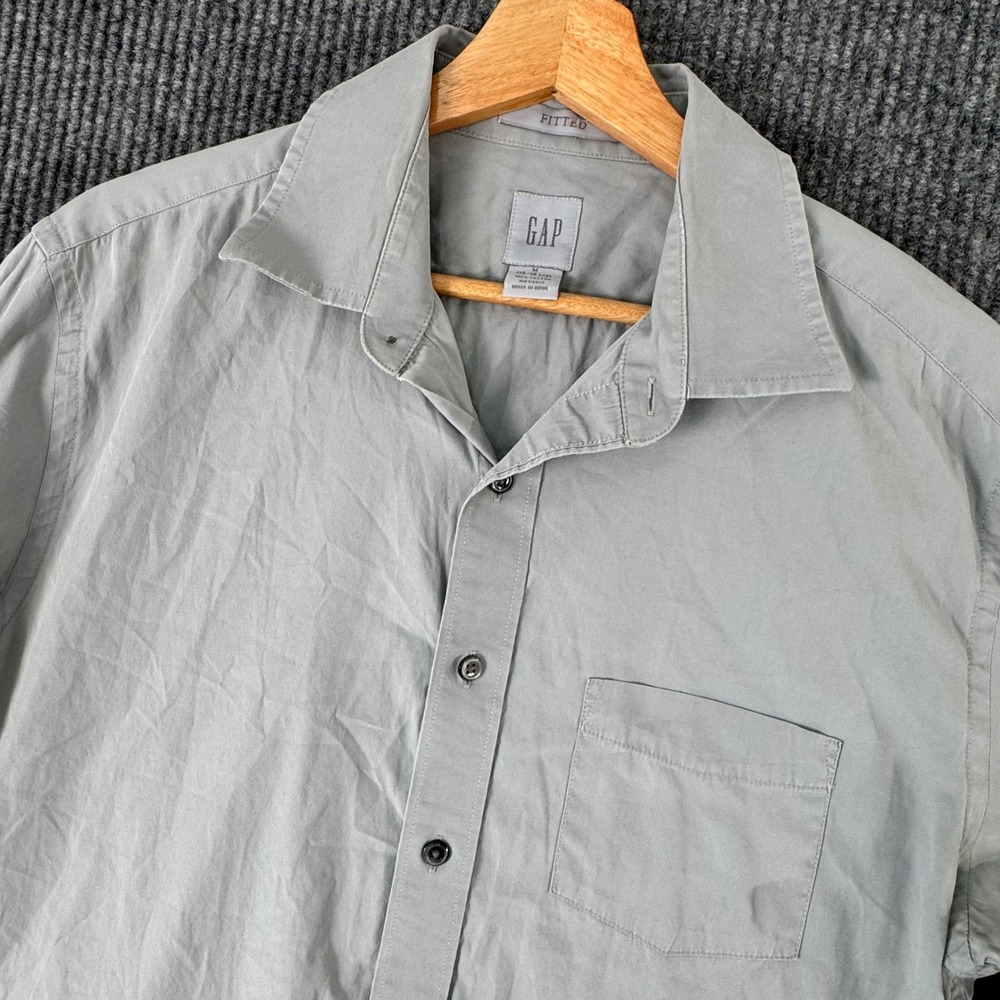 GAP Mens M Fitted Gray Button Down Shirt Long Sleeve Y2K 90s Minimalist Casual‎